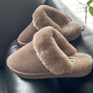 Cozy Brown Fur-Lined Women's Slippers